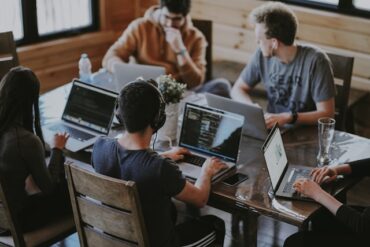When Agencies Should Outsource Website Development Instead of Hiring Internally